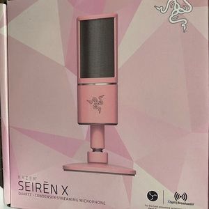 Razer Seiren X Mic in Pink